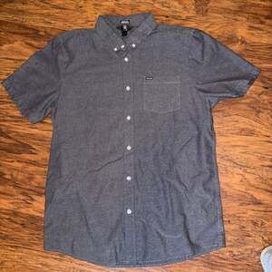 Volcom Men's Oxford Short Sleeve Button Down Shirt Charcoal Grey Modern Fit XL